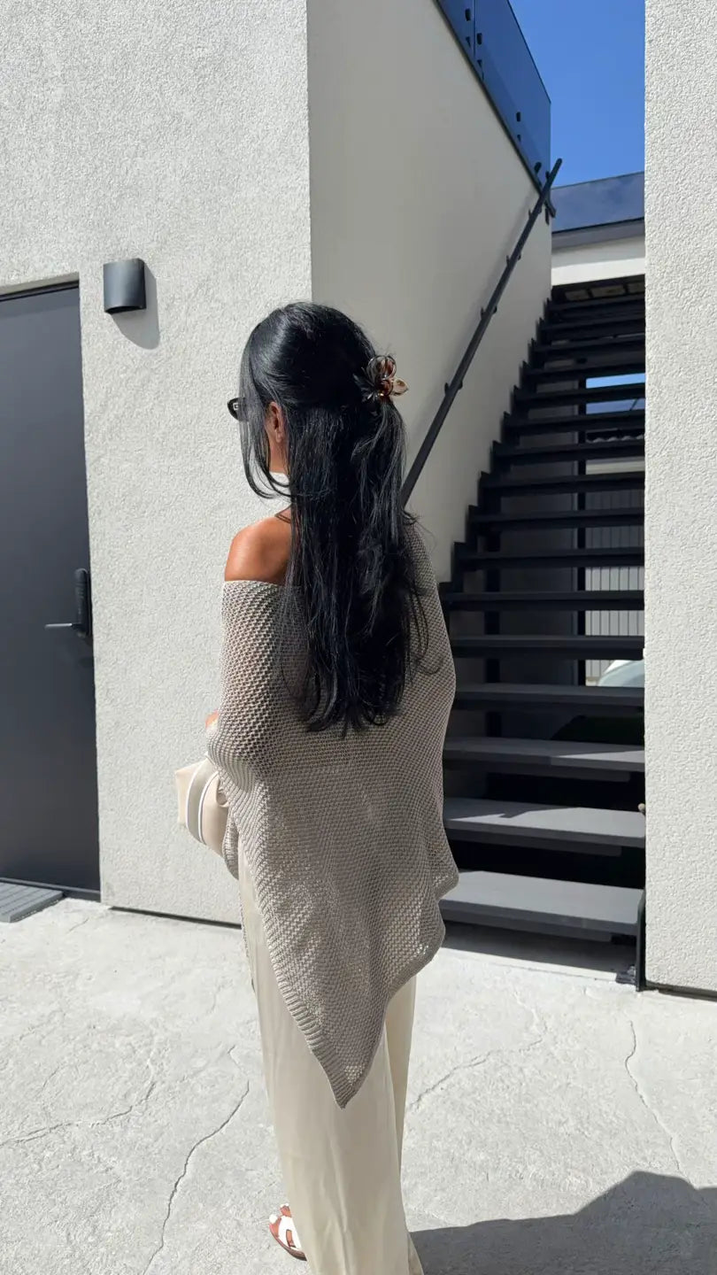 Pull Femme en Maille Asymétrique – Élégance Décontractée