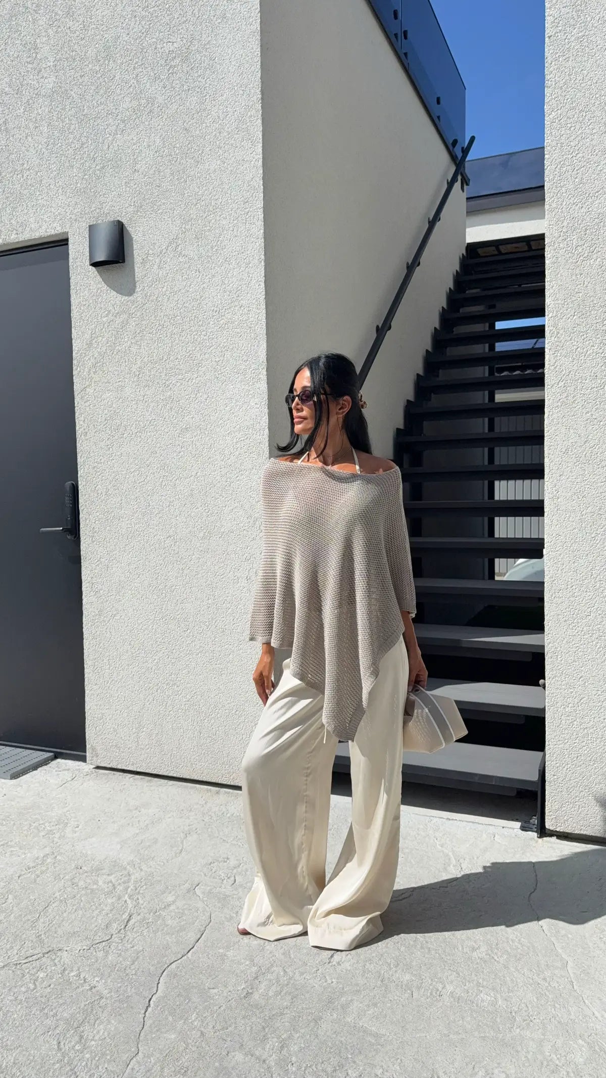 Pull Femme en Maille Asymétrique – Élégance Décontractée