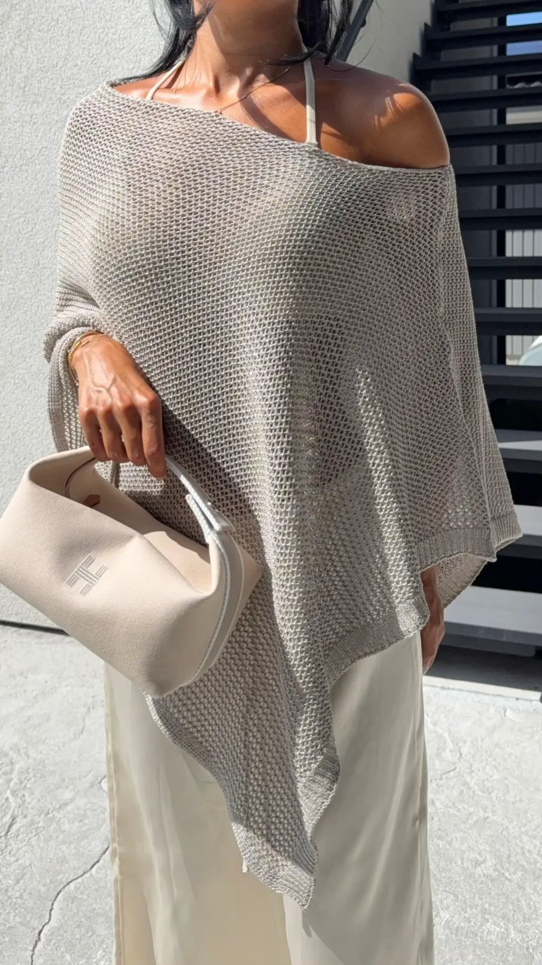 Pull Femme en Maille Asymétrique – Élégance Décontractée (Copy)