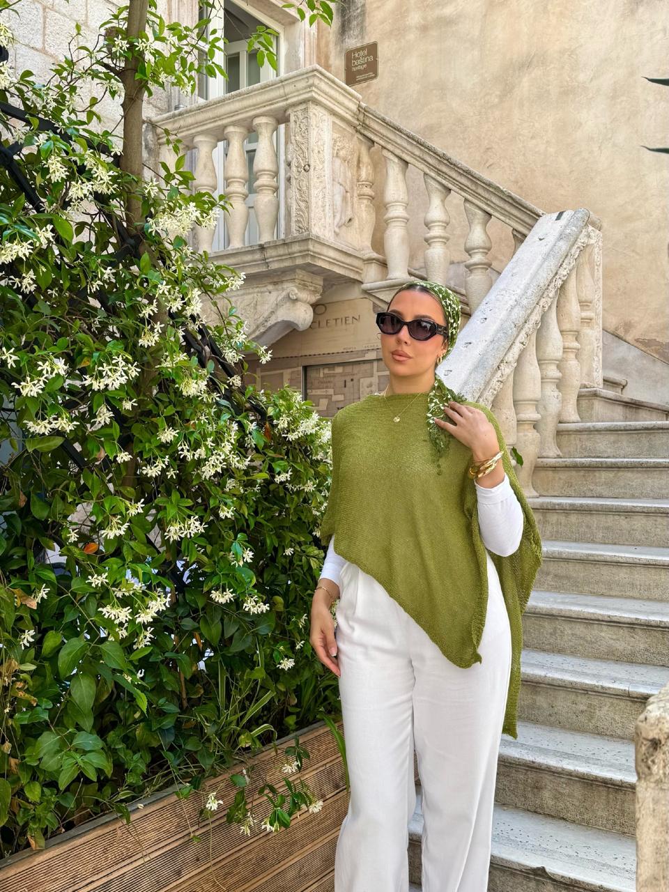 Haut Poncho en Maille – Élégance Estivale